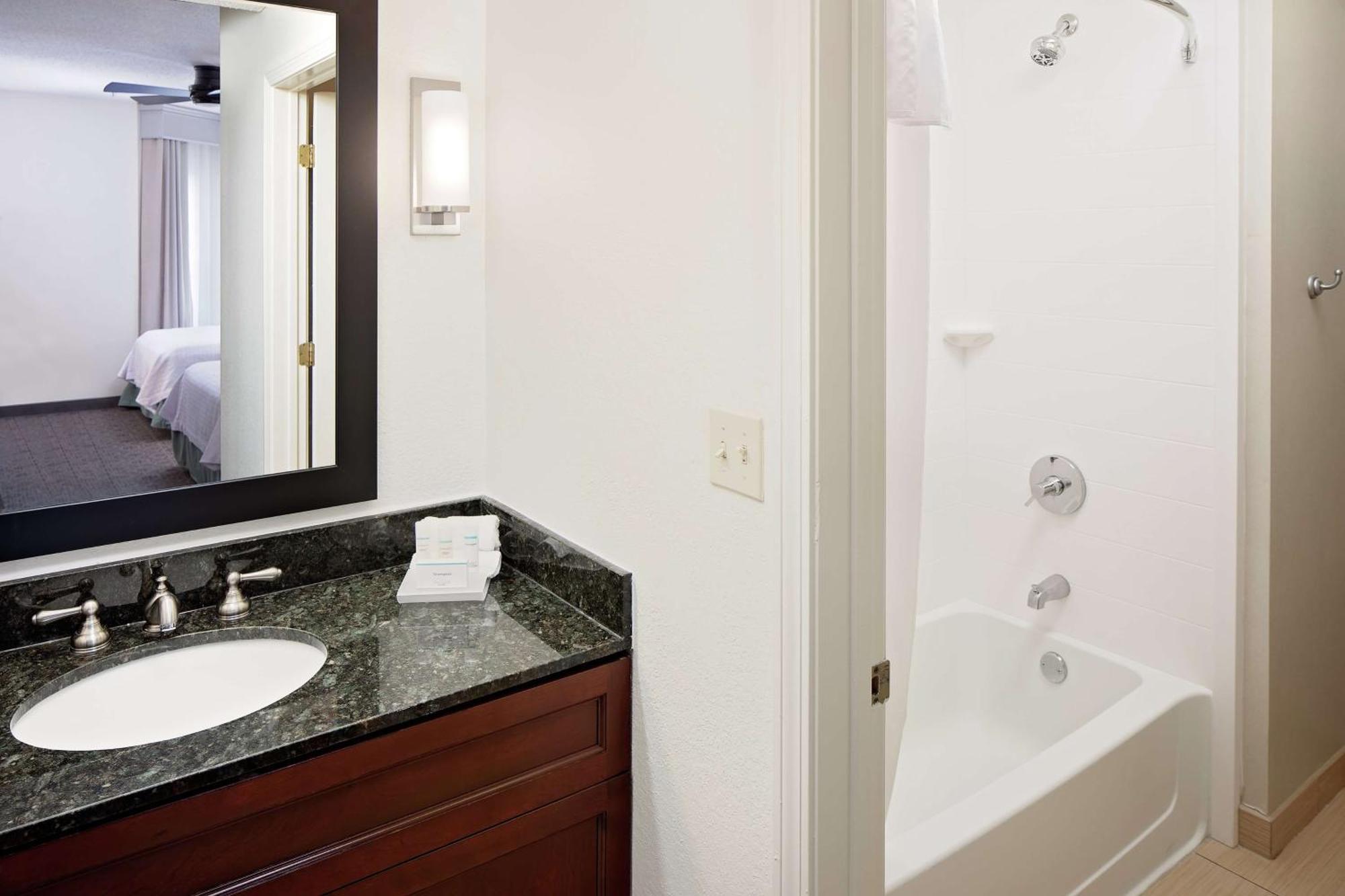 Homewood Suites By Hilton Hartford-Farmington Exterior photo